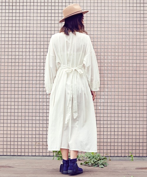 チャイハネ（チャイハネ）の「【チャイハネ】ジプラー刺繍カシュクールワンピース（ワンピース・レディース・ホワイト/オレンジ/ブルー・FREE）」の21枚目の写真