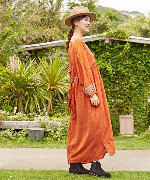 チャイハネ（チャイハネ）の「【チャイハネ】ジプラー刺繍カシュクールワンピース（ワンピース・レディース・ホワイト/オレンジ/ブルー・FREE）」の19枚目の写真