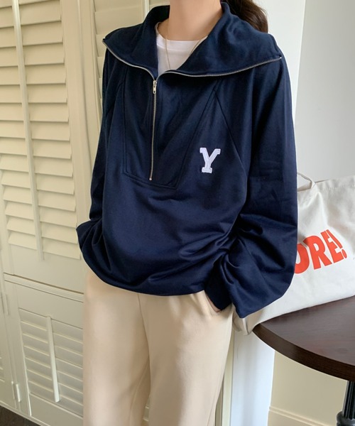 Diosfront（ディオスフロント）の「フロントジップハイネックワンポイント刺繍スウェットトレーナー（スウェット・レディース・ライトグレー/ネイビー/マスタード/ブルーグリーン/ボルドー/パープル/ブラック/グリーン・M/L/XL）」の6枚目の写真