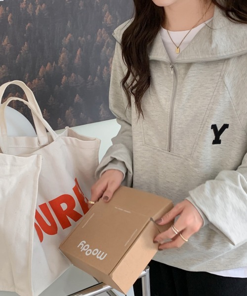 Diosfront（ディオスフロント）の「フロントジップハイネックワンポイント刺繍スウェットトレーナー（スウェット・レディース・ライトグレー/ネイビー/マスタード/ブルーグリーン/ボルドー/パープル/ブラック/グリーン・M/L/XL）」の11枚目の写真