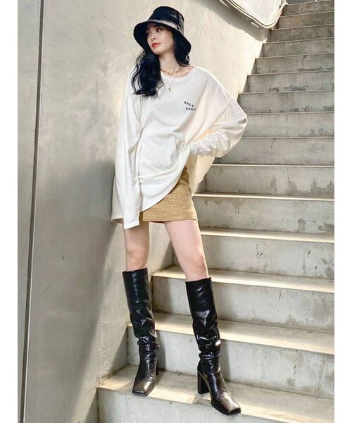 EMODA（エモダ）の「バックアートバルキートップ（Tシャツ/カットソー・レディース・ホワイト/ブラック/パープル・FREE）」の7枚目の写真