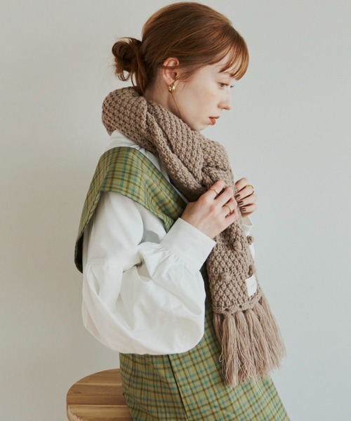 hinari(ヒナリ)の「ポップコーン編みボリュームフリンジマフラー(マフラー・レディース・オフホワイト/マスタード/モカ/ブラウン・FREE)」の17枚目の写真