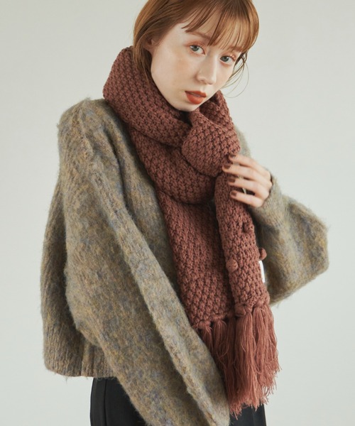 hinari(ヒナリ)の「ポップコーン編みボリュームフリンジマフラー(マフラー・レディース・オフホワイト/マスタード/モカ/ブラウン・FREE)」の11枚目の写真