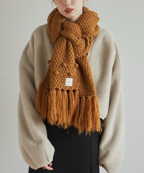 hinari(ヒナリ)の「ポップコーン編みボリュームフリンジマフラー(マフラー・レディース・オフホワイト/マスタード/モカ/ブラウン・FREE)」の18枚目の写真