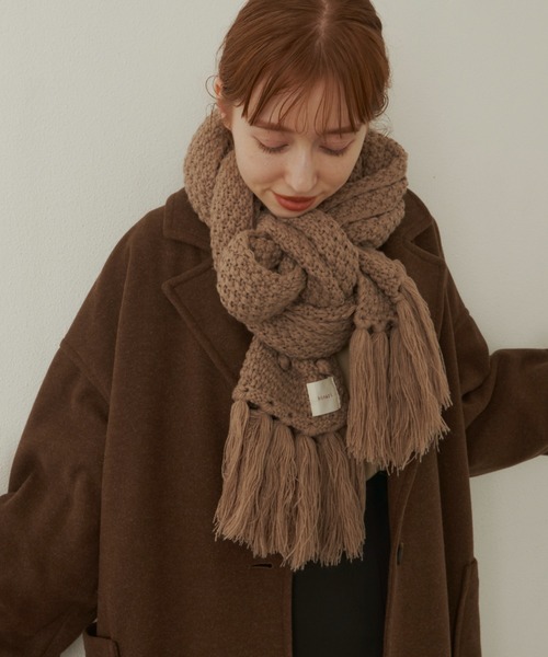 hinari(ヒナリ)の「ポップコーン編みボリュームフリンジマフラー(マフラー・レディース・オフホワイト/マスタード/モカ/ブラウン・FREE)」の14枚目の写真