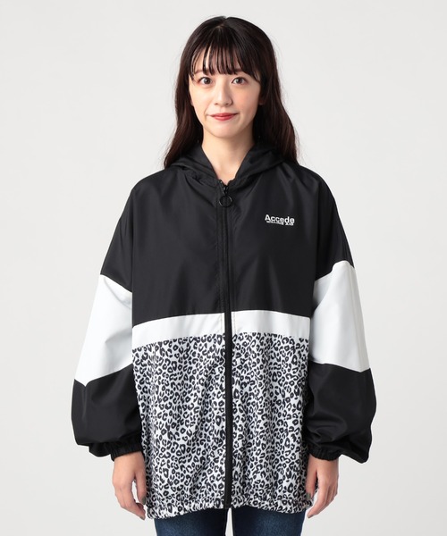 CECIL McBEE(セシルマクビー)の「レオパード切替トラックジャケット(マウンテンパーカー・レディース・ベージュ/ブラック・MEDIUM)」の6枚目の写真