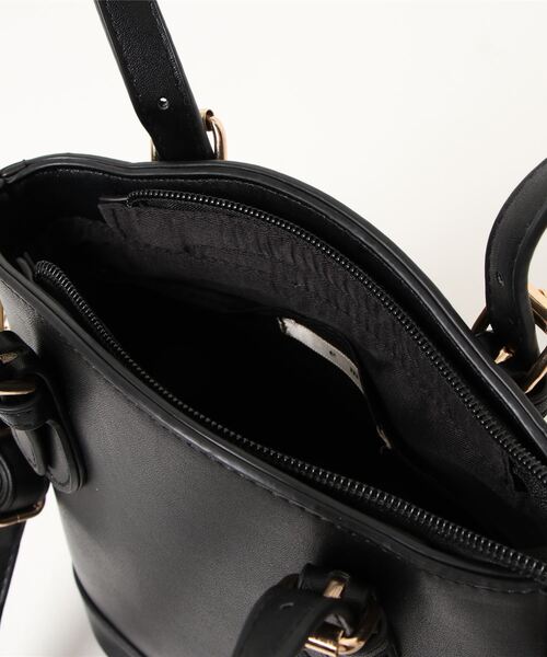 ems excite(エムズエキサイト)の「パイピングハンドバッグ(ハンドバッグ・レディース・ブラック/アイボリー/ボルドー・FREE)」の8枚目の写真