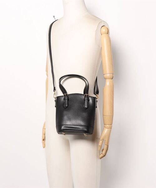 ems excite(エムズエキサイト)の「パイピングハンドバッグ(ハンドバッグ・レディース・ブラック/アイボリー/ボルドー・FREE)」の4枚目の写真