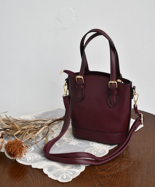 ems excite(エムズエキサイト)の「パイピングハンドバッグ(ハンドバッグ・レディース・ブラック/アイボリー/ボルドー・FREE)」の3枚目の写真