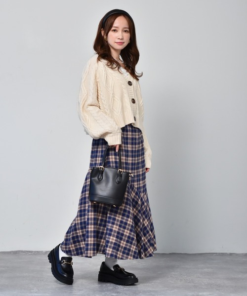 ems excite(エムズエキサイト)の「パイピングハンドバッグ(ハンドバッグ・レディース・ブラック/アイボリー/ボルドー・FREE)」の10枚目の写真