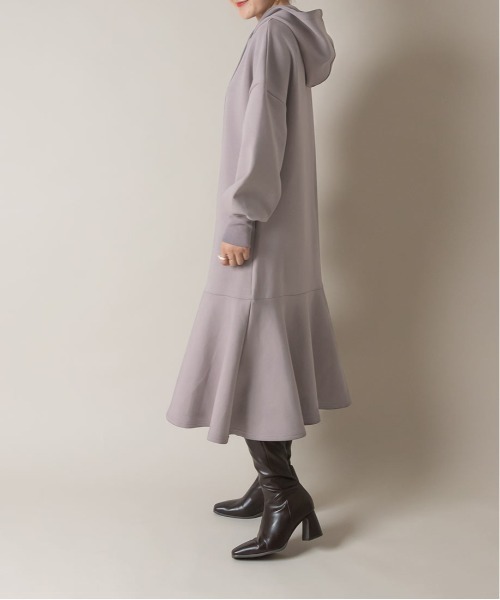 RANDA（ランダ）の「ダンボールフーディーワンピース（ワンピース・レディース・カーキ/グレー/ブラック・FREE）」の8枚目の写真