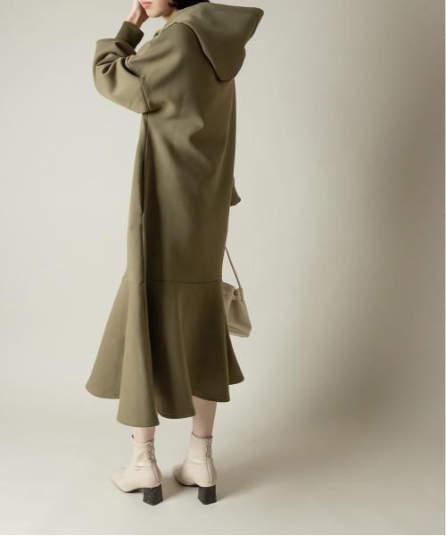 RANDA（ランダ）の「ダンボールフーディーワンピース（ワンピース・レディース・カーキ/グレー/ブラック・FREE）」の10枚目の写真