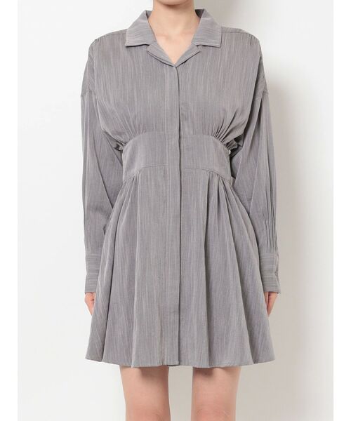 EMODA(エモダ)の「サイドシェイプシャツワンピース(シャツワンピース・レディース・グレー/ブラック/ベージュ・FREE)」の3枚目の写真