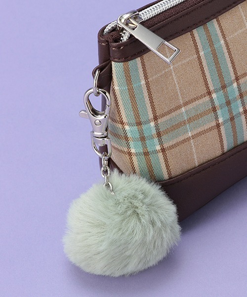 LOVETOXIC（ラブトキシック）の「ポンポンつきポーチ（ポーチ・キッズ・ベージュ/ブラック/マルチ・FREE）」の11枚目の写真