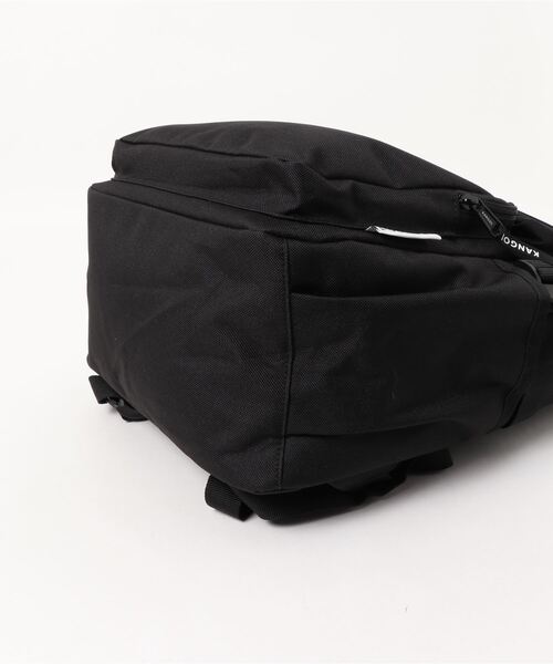 KANGOL(カンゴール)の「【KANGOL/カンゴール】 BIG タグ トリプルジップ バックパック(バックパック/リュック・メンズ・ベージュ/ブラック/ブラック×ホワイト・FREE)」の6枚目の写真