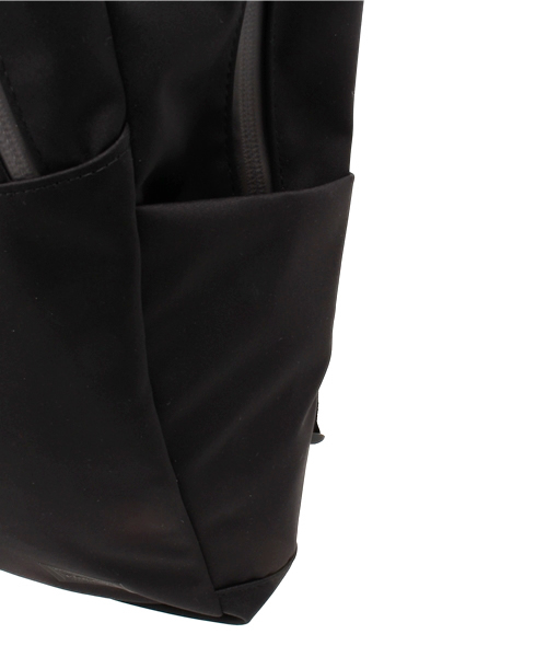 PORTER（ポーター）の「PORTER FUTURE DAY PACK <B印 YOSHIDA SELECT>（バックパック/リュック・メンズ・ブラック・ONE SIZE）」の5枚目の写真