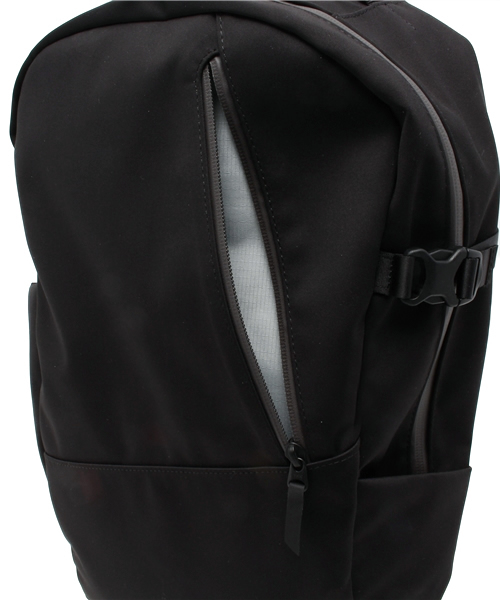 PORTER（ポーター）の「PORTER FUTURE DAY PACK <B印 YOSHIDA SELECT>（バックパック/リュック・メンズ・ブラック・ONE SIZE）」の11枚目の写真