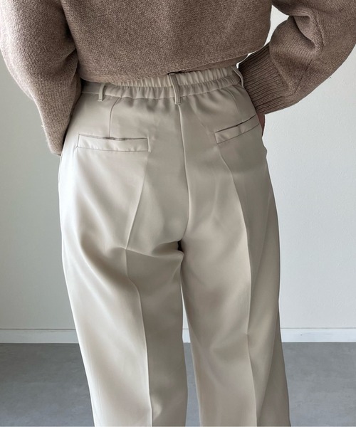 y/m by misato（イムバイミサト）の「エステルツイル２タックテーパードパンツ（その他パンツ・レディース・ブラック/オフホワイト/グレイッシュベージュ・FREE）」の8枚目の写真