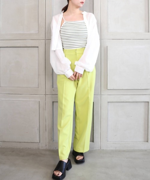 moment+（モーメントプラス）の「カップ付き ボーダーテレコ スクエアブラトップ（チューブトップ・レディース・ブラック/オフホワイト/グリーン/ホワイト系その他/杢グレー/イエロー×グリーン/ブルー・M）」の8枚目の写真