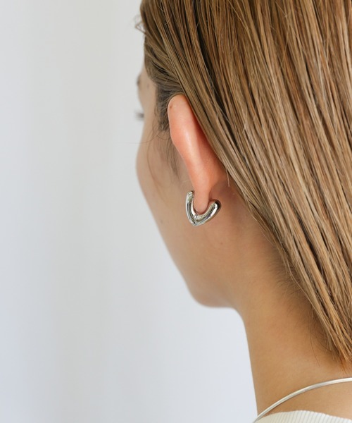 select MOCA（セレクトモカ）の「Vシェイプピアス（ピアス（両耳用）・レディース・シルバー/ゴールド・FREE）」の8枚目の写真