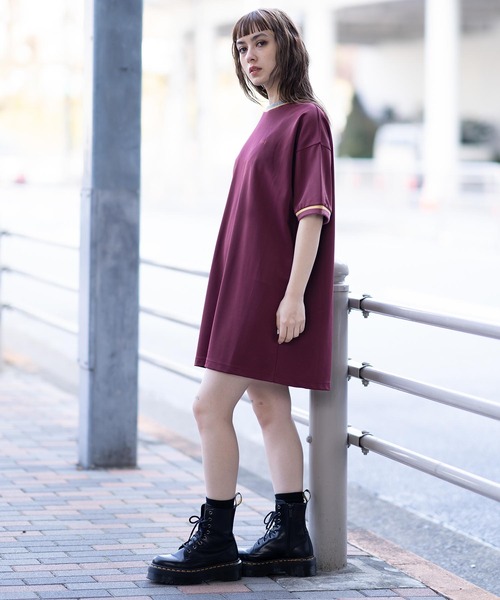 X-girl(エックスガール)の「CONTRAST COLLAR S/S BIG TEE/ビッグシルエットTシャツ(Tシャツ/カットソー・レディース・ホワイト/チャコール/バーガンディー・M/S)」の5枚目の写真