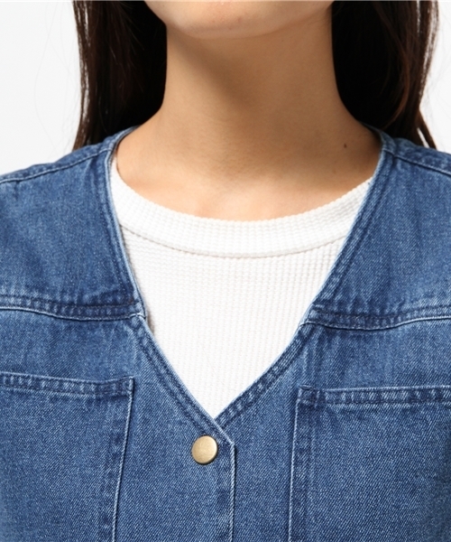 Kastane（カスタネ）の「【Kastane】デニムV開きワンピース（ワンピース・レディース・ブルー・FREE）」の4枚目の写真