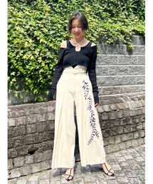 LILY BROWN | 刺繍ハイウエストタックパンツ(その他パンツ)