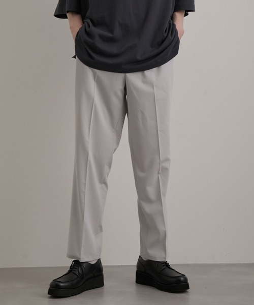JUNRED(ジュンレッド)の「エアリーストレッチタックストレートパンツ(スラックス・メンズ・チャコールグレー/ライトグレー/ダークグリーン・L/M/S)」の5枚目の写真