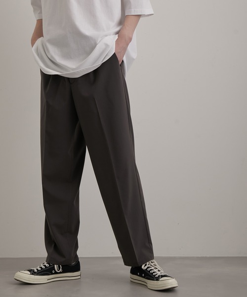 JUNRED(ジュンレッド)の「エアリーストレッチタックストレートパンツ(スラックス・メンズ・チャコールグレー/ライトグレー/ダークグリーン・L/M/S)」の6枚目の写真