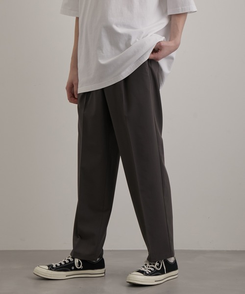 JUNRED(ジュンレッド)の「エアリーストレッチタックストレートパンツ(スラックス・メンズ・チャコールグレー/ライトグレー/ダークグリーン・L/M/S)」の7枚目の写真