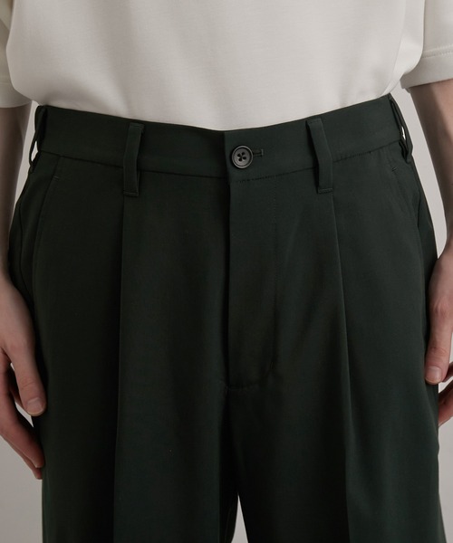 JUNRED(ジュンレッド)の「エアリーストレッチタックストレートパンツ(スラックス・メンズ・チャコールグレー/ライトグレー/ダークグリーン・L/M/S)」の20枚目の写真