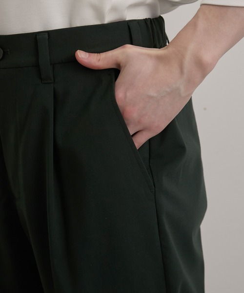 JUNRED(ジュンレッド)の「エアリーストレッチタックストレートパンツ(スラックス・メンズ・チャコールグレー/ライトグレー/ダークグリーン・L/M/S)」の21枚目の写真