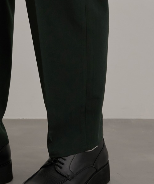JUNRED(ジュンレッド)の「エアリーストレッチタックストレートパンツ(スラックス・メンズ・チャコールグレー/ライトグレー/ダークグリーン・L/M/S)」の22枚目の写真