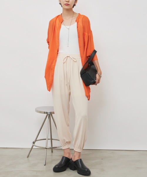 Auntie Rosa Holiday(アンティローザホリデー)の「ジョーゼットジョガーパンツ / サイズ展開あり(その他パンツ・レディース・ブラック/カーキ/アイボリー・SMALL/MEDIUM)」の6枚目の写真