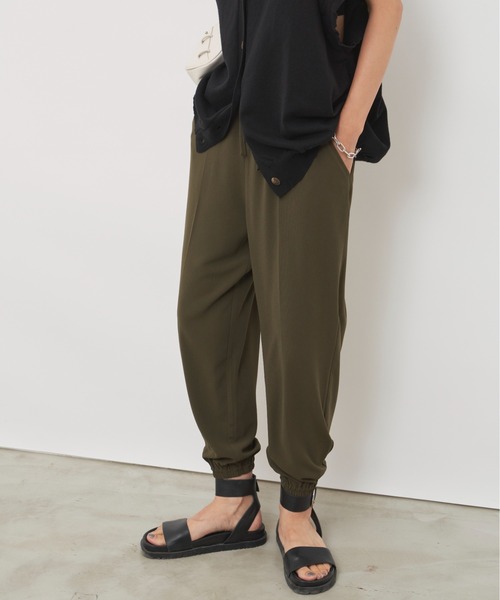 Auntie Rosa Holiday(アンティローザホリデー)の「ジョーゼットジョガーパンツ / サイズ展開あり(その他パンツ・レディース・ブラック/カーキ/アイボリー・SMALL/MEDIUM)」の15枚目の写真
