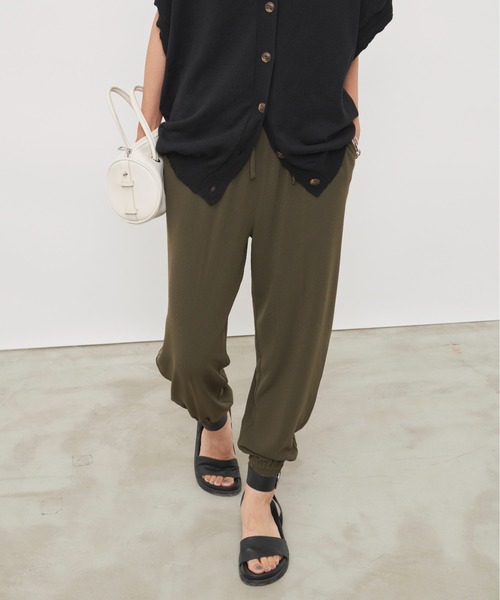 Auntie Rosa Holiday(アンティローザホリデー)の「ジョーゼットジョガーパンツ / サイズ展開あり(その他パンツ・レディース・ブラック/カーキ/アイボリー・SMALL/MEDIUM)」の13枚目の写真