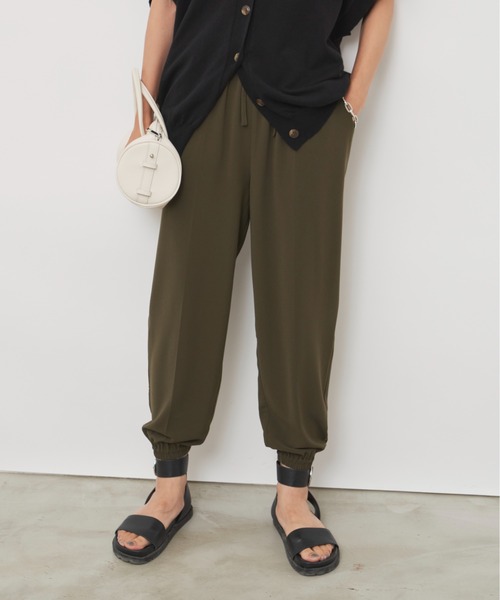 Auntie Rosa Holiday(アンティローザホリデー)の「ジョーゼットジョガーパンツ / サイズ展開あり(その他パンツ・レディース・ブラック/カーキ/アイボリー・SMALL/MEDIUM)」の14枚目の写真