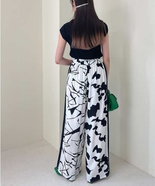 TEVALT(ヴァレット)の「サイド配色オリジナルptPT(その他パンツ・レディース・ベージュ/オフホワイト・38)」の10枚目の写真