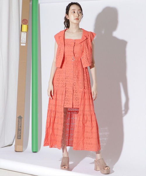 REDYAZEL（レディアゼル）の「コットンアイレットレースセットアップ（ワンピース・レディース・オフホワイト/オレンジ/カーキ/ブラック・SMALL/MEDIUM）」の7枚目の写真