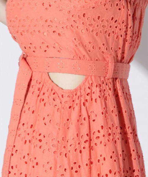 REDYAZEL（レディアゼル）の「コットンアイレットレースセットアップ（ワンピース・レディース・オフホワイト/オレンジ/カーキ/ブラック・SMALL/MEDIUM）」の11枚目の写真