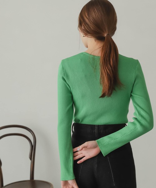 SENSE OF PLACE by URBAN RESEARCH(センスオブプレイスバイアーバンリサーチ)の「レイヤードスクエアネックコンパクトセーター(ニット/セーター・レディース・ミント/アイボリー/ブラック/パープル・ONE)」の7枚目の写真