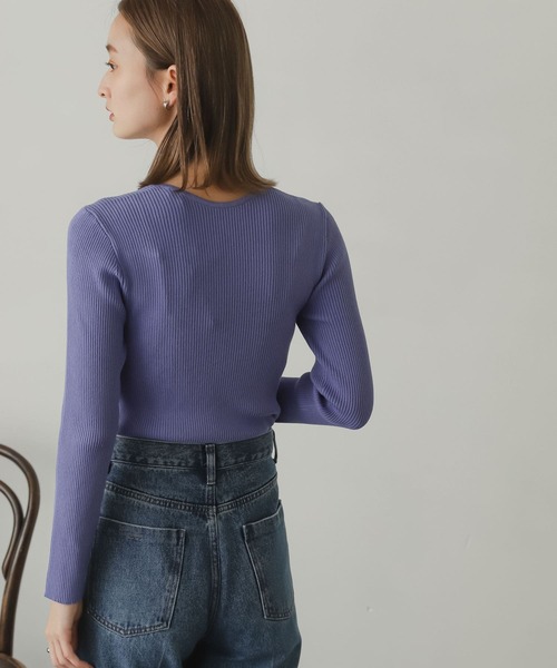 SENSE OF PLACE by URBAN RESEARCH(センスオブプレイスバイアーバンリサーチ)の「レイヤードスクエアネックコンパクトセーター(ニット/セーター・レディース・ミント/アイボリー/ブラック/パープル・ONE)」の15枚目の写真