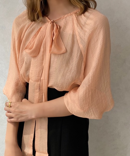 apres jour clair（アプレジュールクレア）の「【apres jour clair】シアーボウタイブラウス【ZOZOTOWN限定アイテム】（シャツ/ブラウス・レディース・アイボリー/オレンジ系その他/ブラック・フリー/X-LARGE）」の4枚目の写真