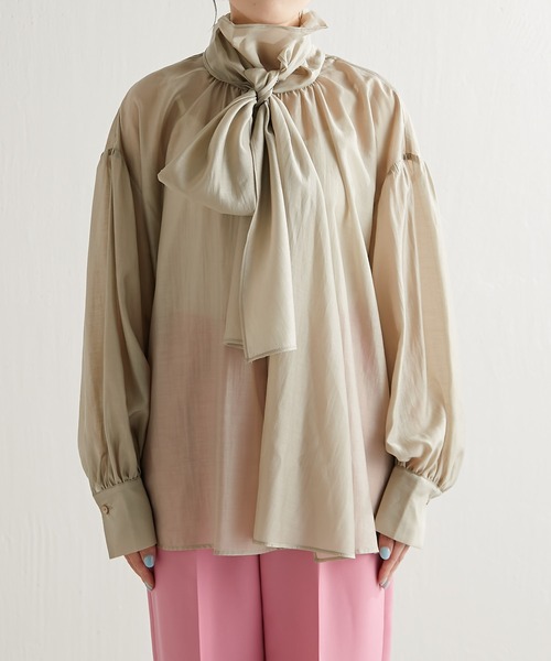 COLLAGE GALLARDAGALANTE（コラージュガリャルダガランテ）の「これ1枚でこなれ感/ボリュームボウタイブラウス/手洗い可（シャツ/ブラウス・レディース・オフホワイト/グレイッシュベージュ・FREE）」の16枚目の写真