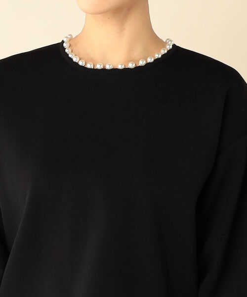 NOLLEY’S(ノーリーズ)の「【WEB限定カラーあり】パール付きプルオーバーニット(ニット/セーター・レディース・ネイビー/オフホワイト/ブラック・38)」の5枚目の写真