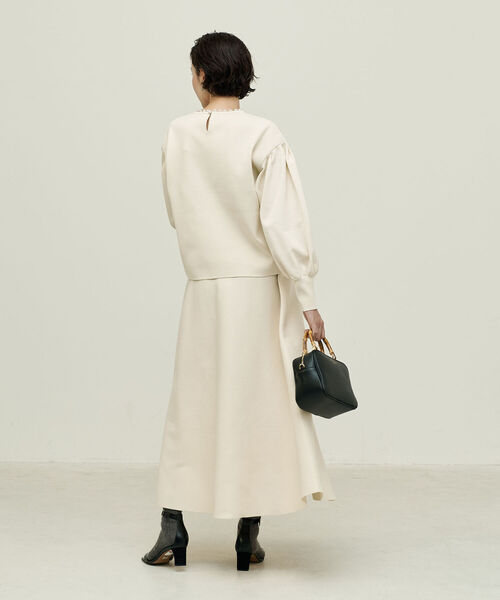 NOLLEY’S(ノーリーズ)の「【WEB限定カラーあり】パール付きプルオーバーニット(ニット/セーター・レディース・ネイビー/オフホワイト/ブラック・38)」の13枚目の写真