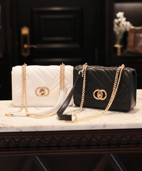 Julia Boutique（ジュリアブティック）の「キルティングフラップチェーンショルダーバッグ/22596（ショルダーバッグ・レディース・ホワイト/ブラック・ONE）」の11枚目の写真