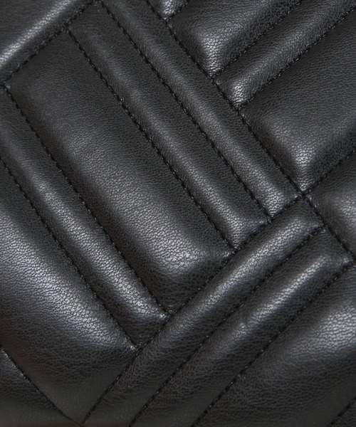 Julia Boutique（ジュリアブティック）の「キルティングフラップチェーンショルダーバッグ/22596（ショルダーバッグ・レディース・ホワイト/ブラック・ONE）」の15枚目の写真