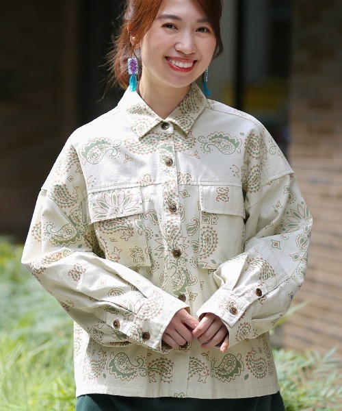 チチカカ（チチカカ）の「ビッグバンダナオーバーシャツ（シャツ/ブラウス・レディース・アイボリー/ベージュ/ネイビー・FREE）」の12枚目の写真