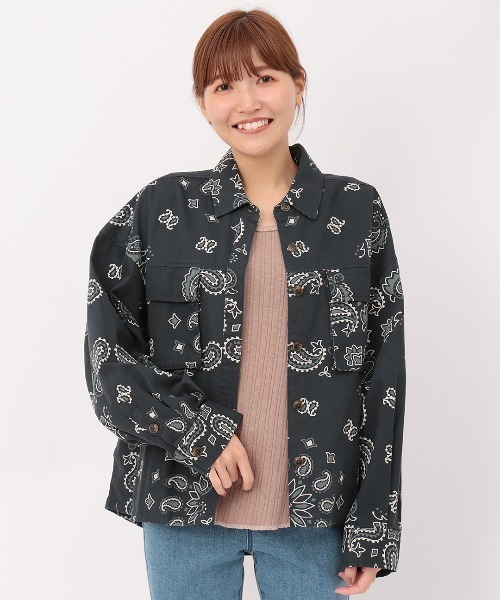 チチカカ（チチカカ）の「ビッグバンダナオーバーシャツ（シャツ/ブラウス・レディース・アイボリー/ベージュ/ネイビー・FREE）」の7枚目の写真